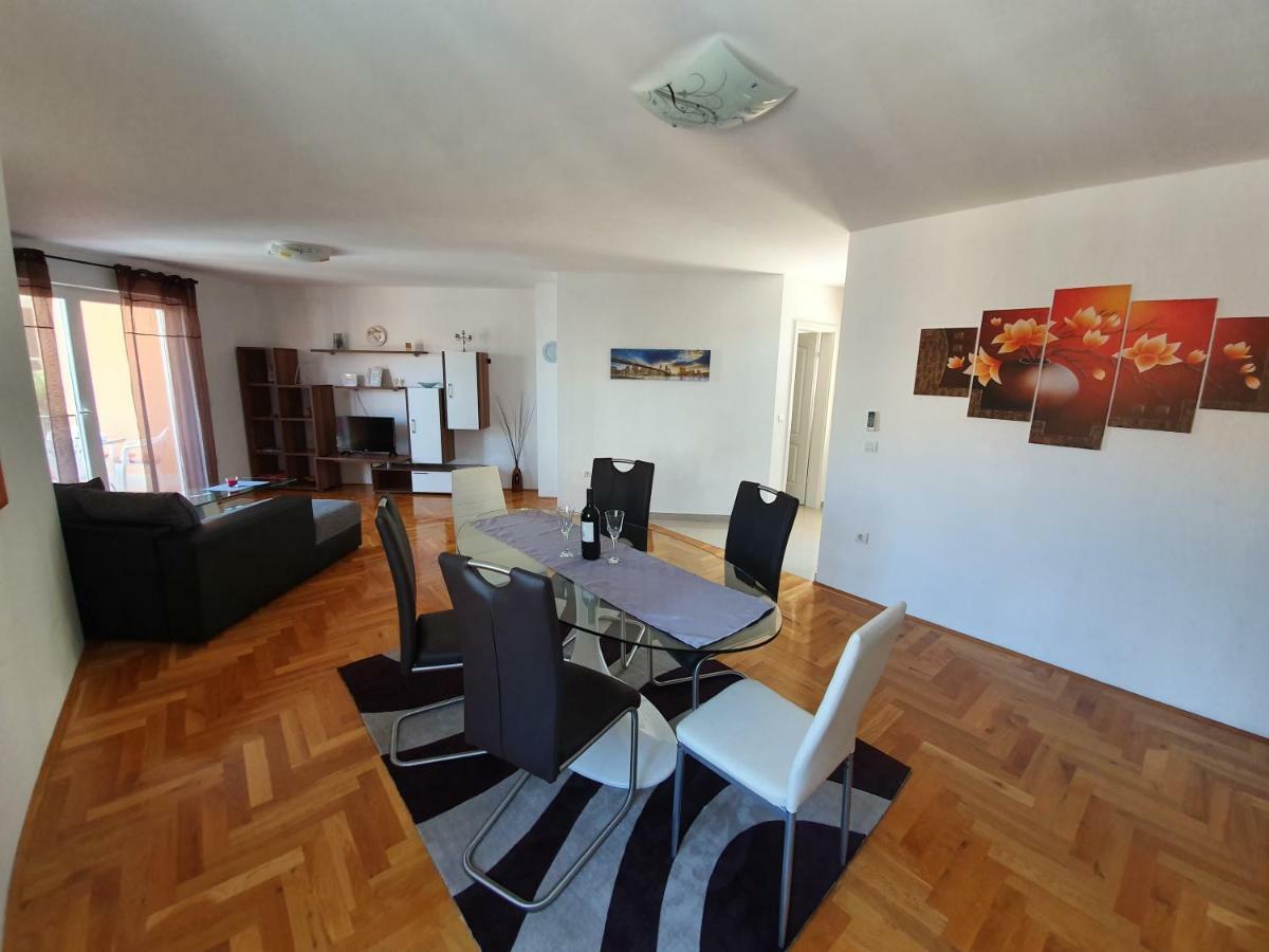 Apartman Dubravka 1 Lovran Bagian luar foto