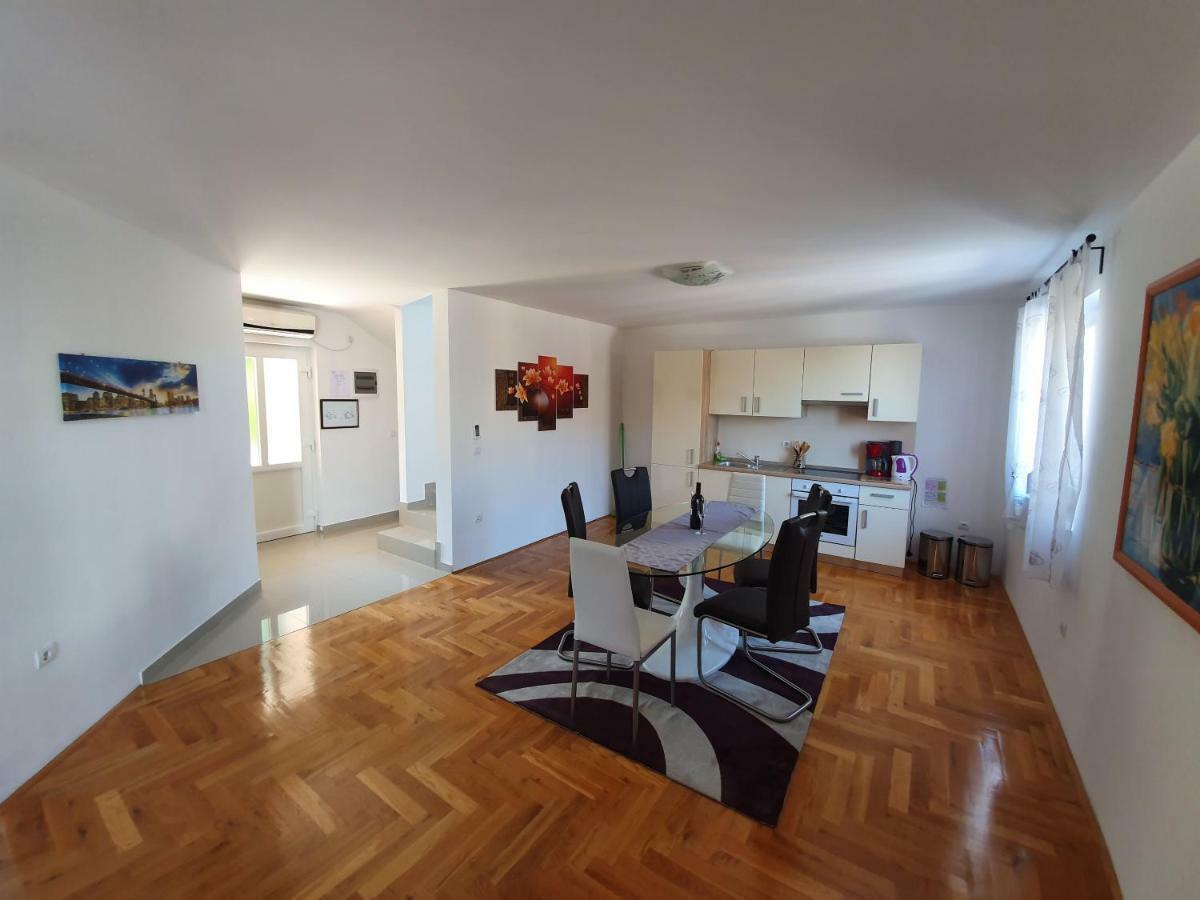Apartman Dubravka 1 Lovran Bagian luar foto